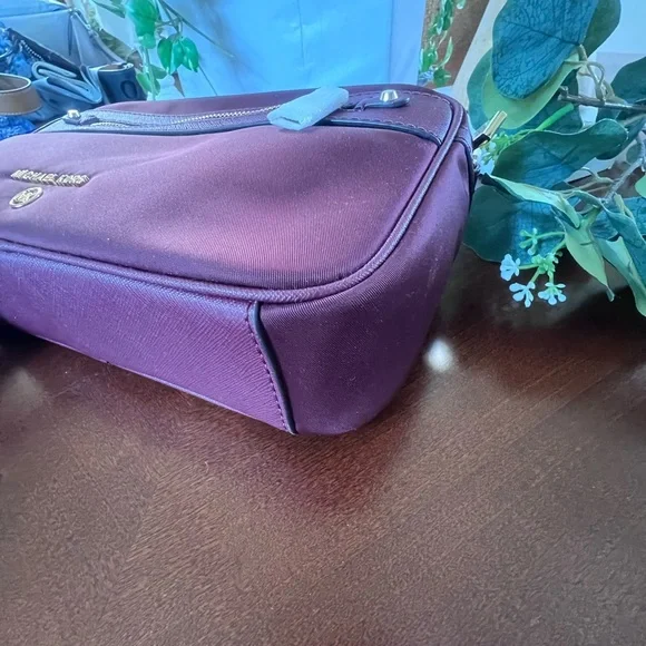 NWT Michael Kors Burgundy Crossbody Bag with Gold Accents - Picture 4 of 8